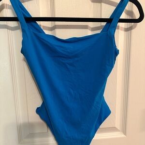 Skims fits everybody sq neck bodysuit *le*